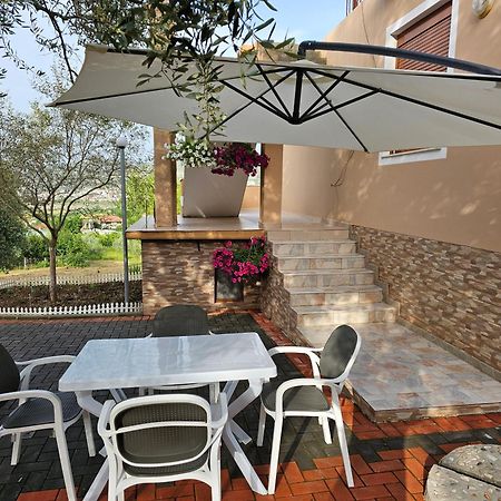 Guesthouse Iljaz Berat Bagian luar foto
