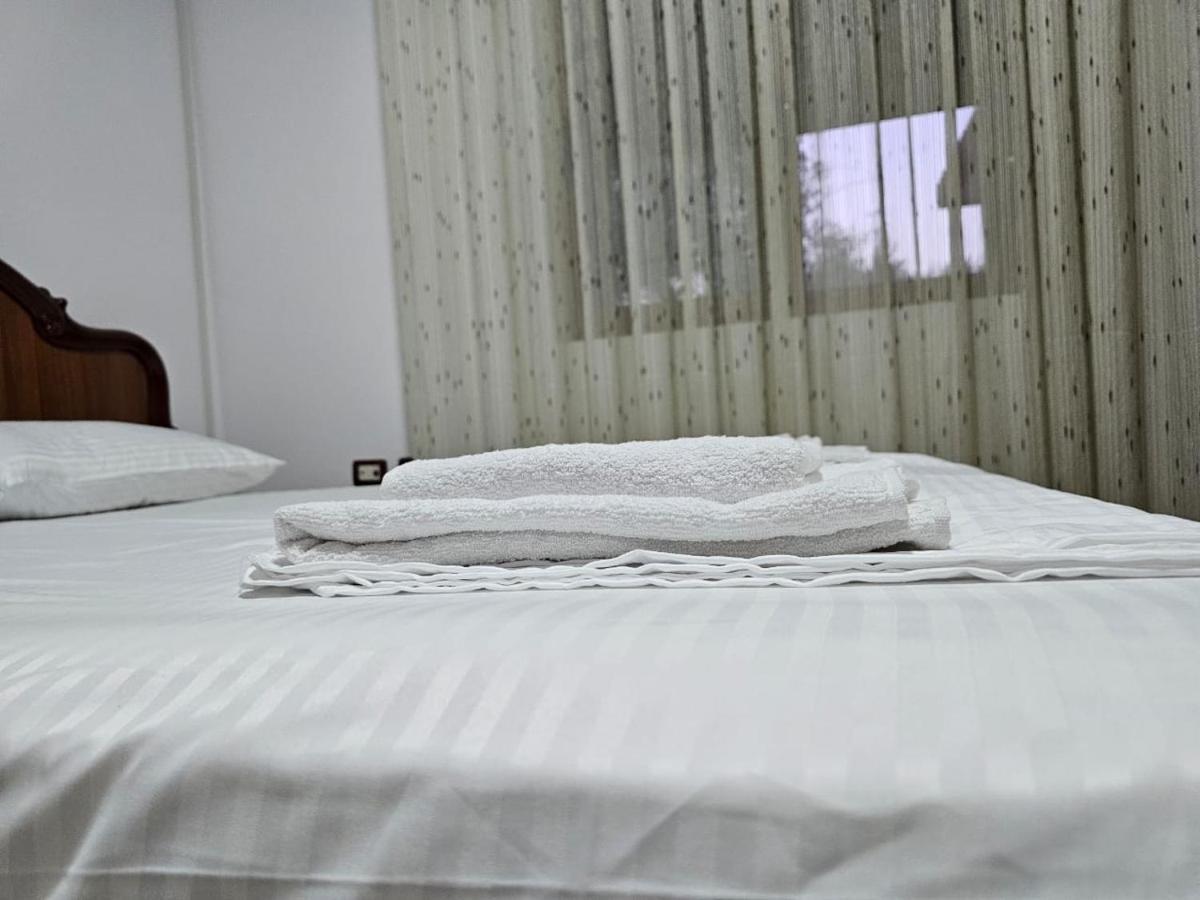 Guesthouse Iljaz Berat Bagian luar foto