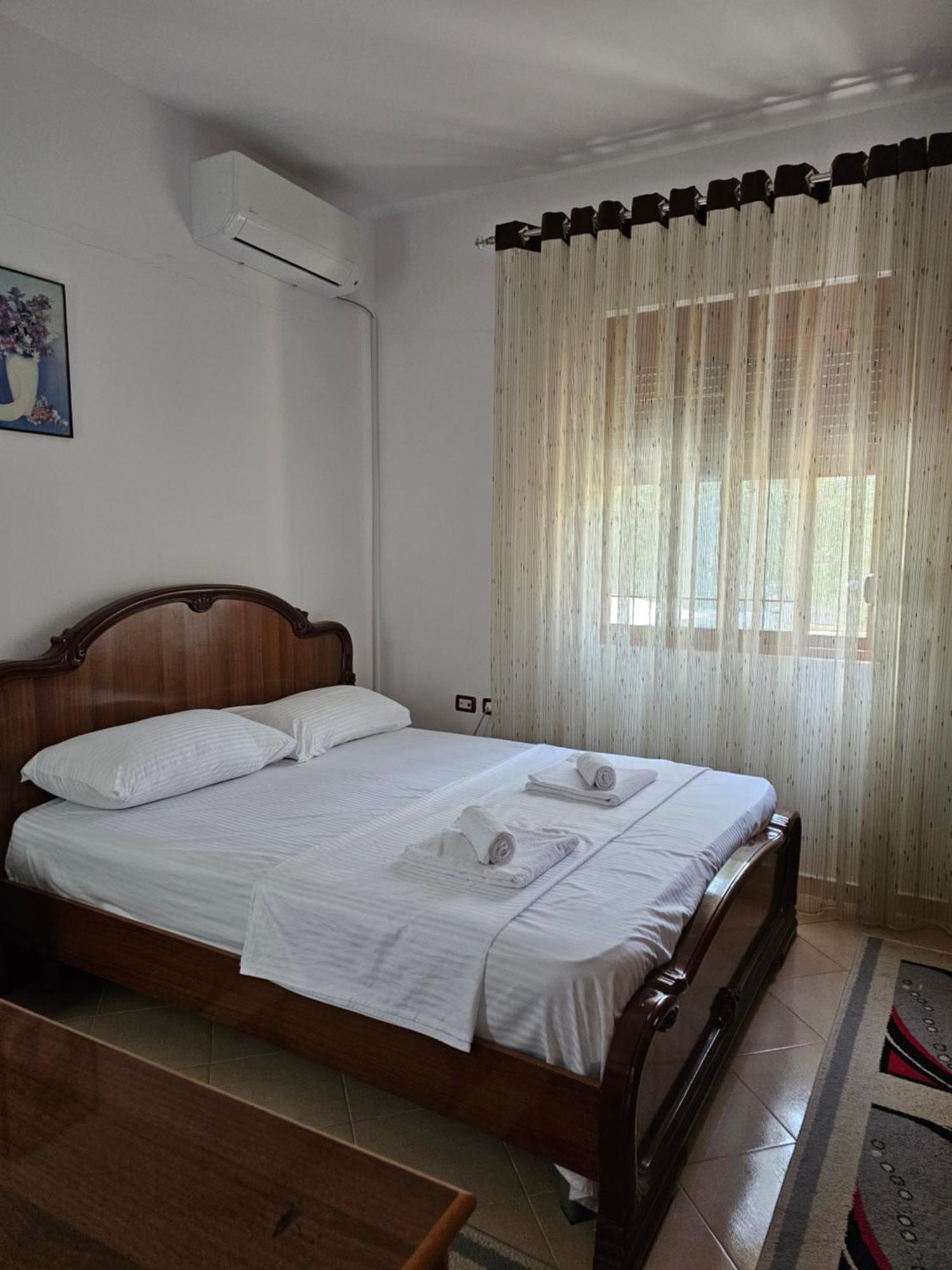 Guesthouse Iljaz Berat Bagian luar foto
