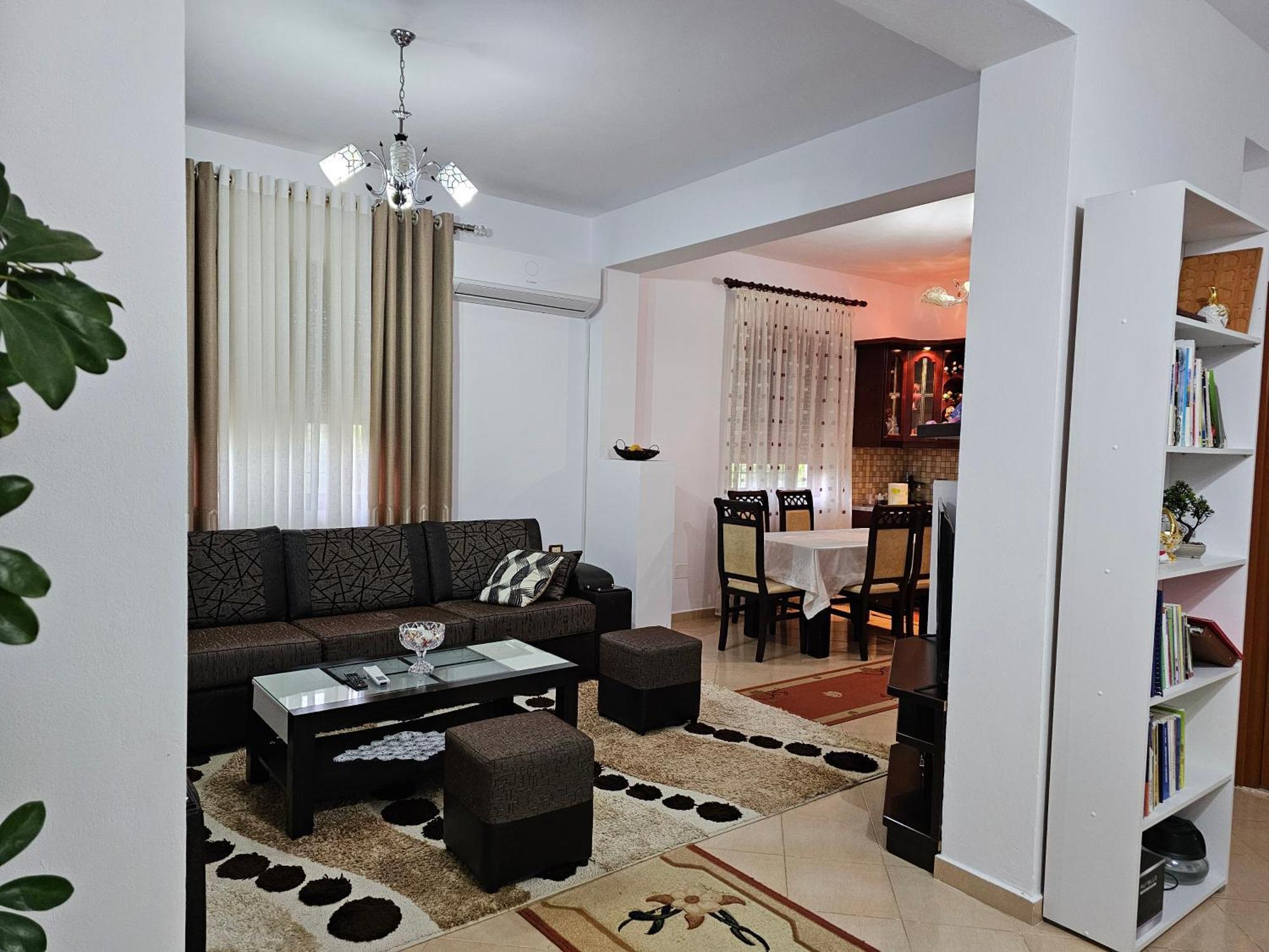 Guesthouse Iljaz Berat Bagian luar foto